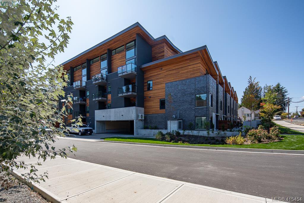 Main Photo: 205 991 McKenzie Avenue in VICTORIA: SE Quadra Condo Apartment for sale (Saanich East) : MLS®# 415454