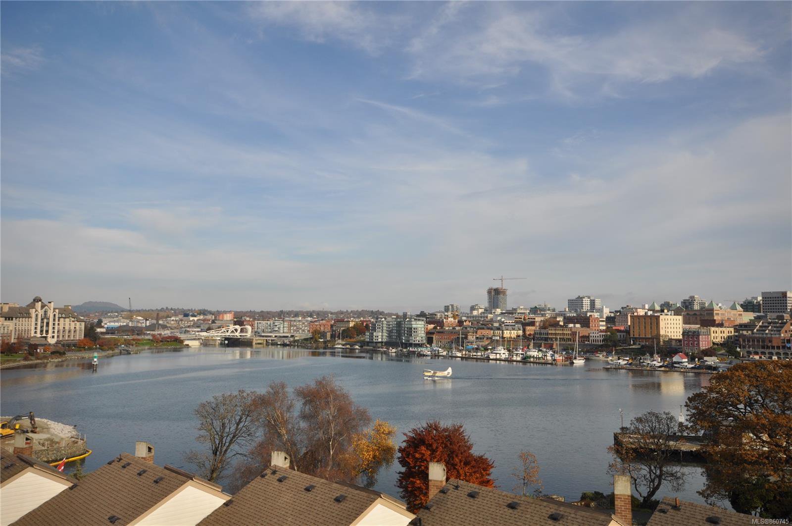 Main Photo: 611 225 Belleville St in : Vi James Bay Condo for sale (Victoria) : MLS®# 860745