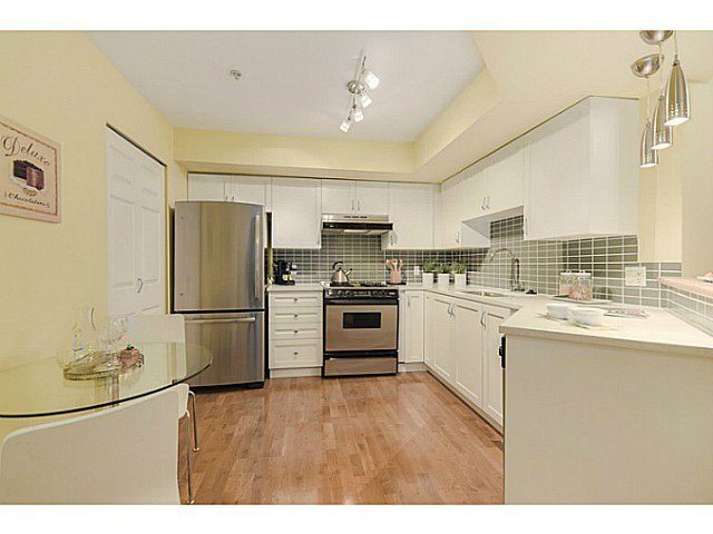 Main Photo: 112 2161 12TH Ave W in Vancouver West: Home for sale : MLS®# V1126859