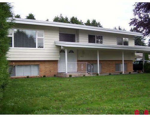 Main Photo: 2210 LYNDEN Street in Abbotsford: Home for sale : MLS®# F2829241