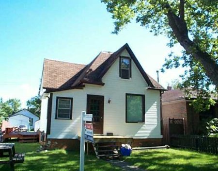 Main Photo: 119 Kingsbury Ave.: Residential for sale (Garden City) : MLS®# 2512317