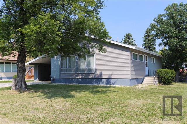 Main Photo: 35 Baffin Crescent in Winnipeg: Silver Heights Residential for sale (5F) : MLS®# 1828186