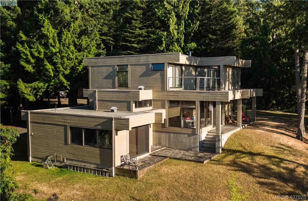 Main Photo: 5601 Matterhorn Crt in VICTORIA: SW West Saanich Single Family Detached for sale (Saanich West) : MLS®# 808895