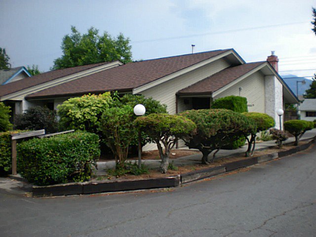 Main Photo: 1 45900 Lewis Avenue in Chilliwack: Townhouse for sale : MLS®# H1302902