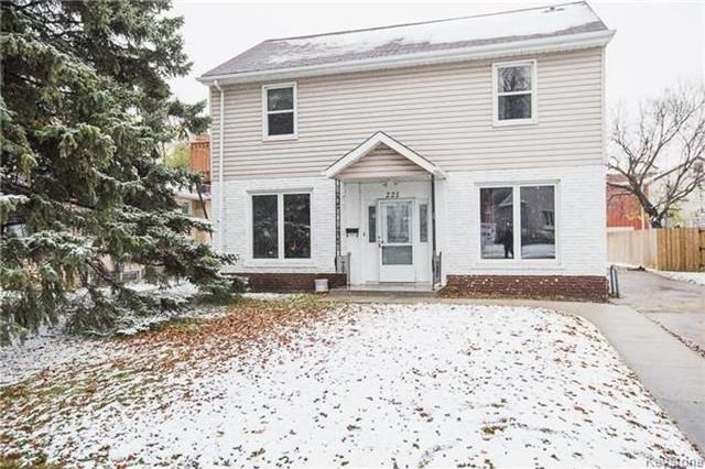 Main Photo: 221 Rupertsland Avenue in Winnipeg: West Kildonan Residential for sale (4D) : MLS®# 1727872
