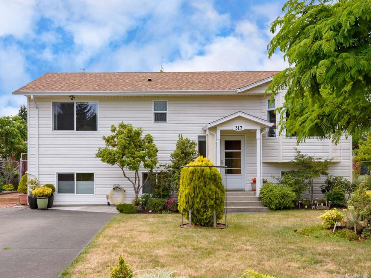 Main Photo: 317 Torrence Rd in COMOX: CV Comox (Town of) House for sale (Comox Valley) : MLS®# 817835