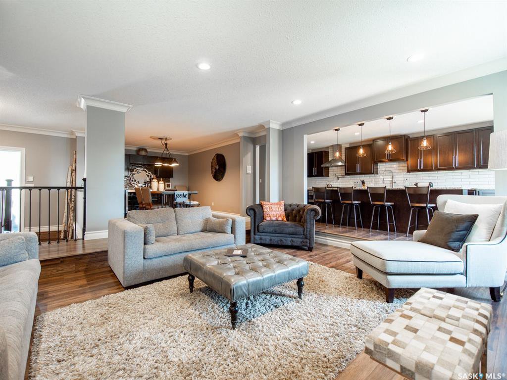 Main Photo: 321 Avon Drive in Regina: Gardiner Park Residential for sale : MLS®# SK785056