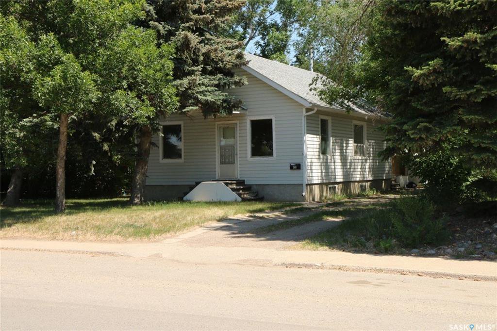 Main Photo: 455 6th Avenue Southeast in Swift Current: South East SC Residential for sale : MLS®# SK755781