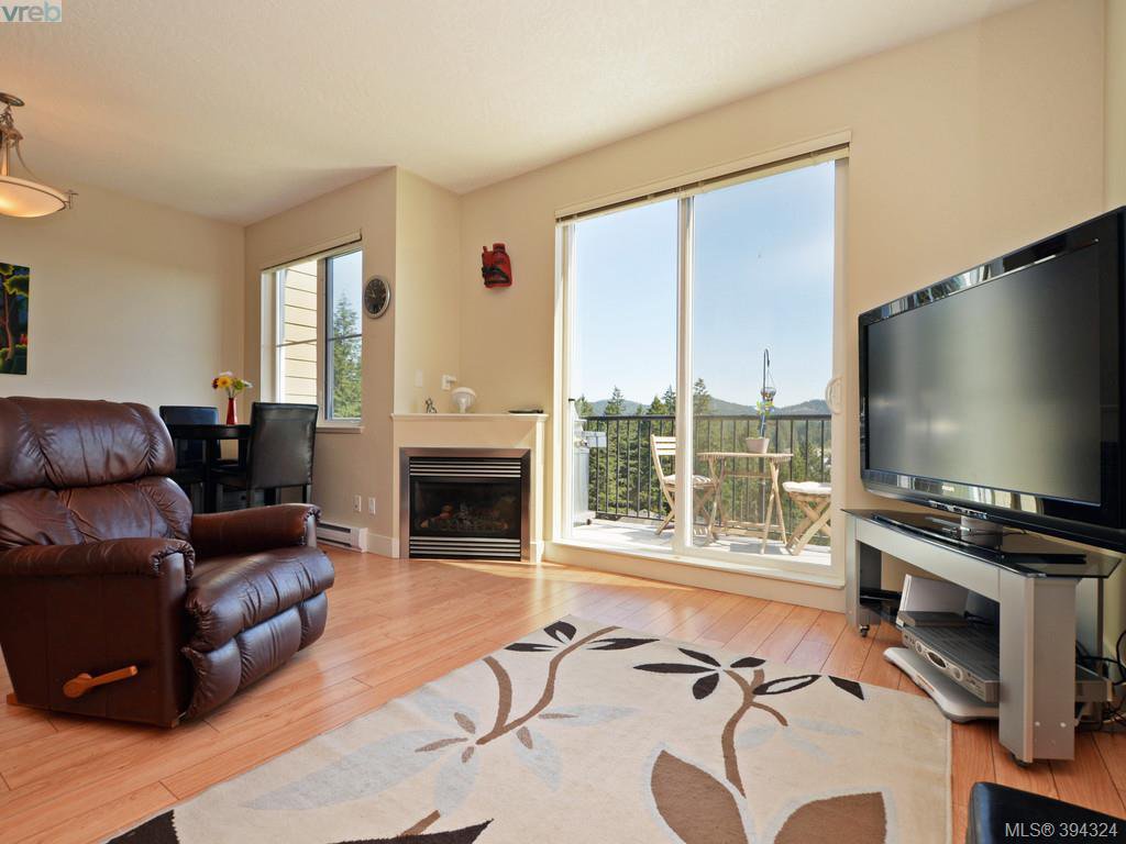 Main Photo: 2094 Greenhill Rise in VICTORIA: La Bear Mountain Townhouse for sale (Langford) : MLS®# 394324