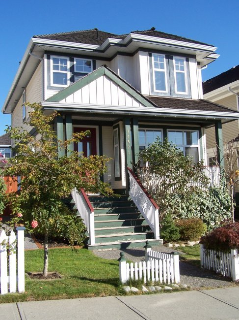 Main Photo: 14871 57B AV in Surrey: Home for sale : MLS®# F2623525