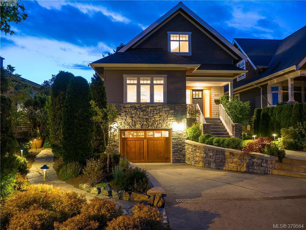 Main Photo: 1676 Chandler Avenue in VICTORIA: Vi Fairfield East Single Family Detached for sale (Victoria) : MLS®# 379564