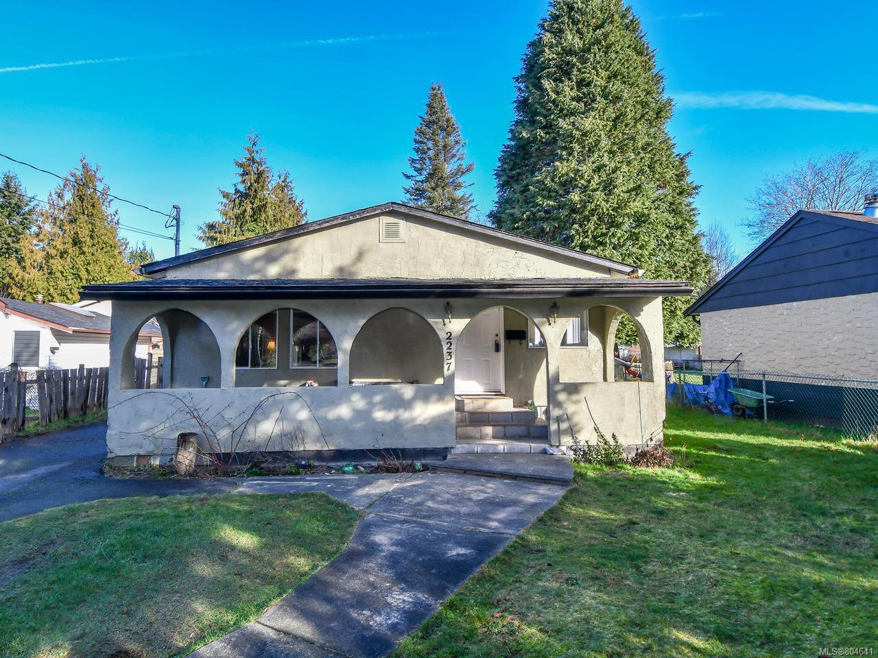 Main Photo: 2237 Eardley Rd in CAMPBELL RIVER: CR Willow Point House for sale (Campbell River) : MLS®# 804641