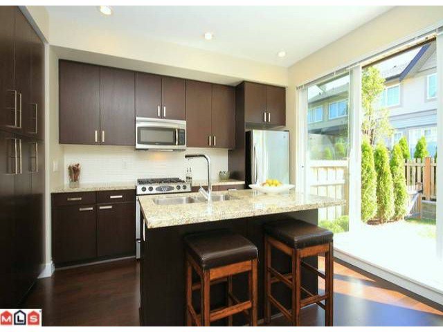 Main Photo: 118 2501 161A Street in Surrey: Grandview Surrey Townhouse for sale (South Surrey White Rock) : MLS®# F1221544