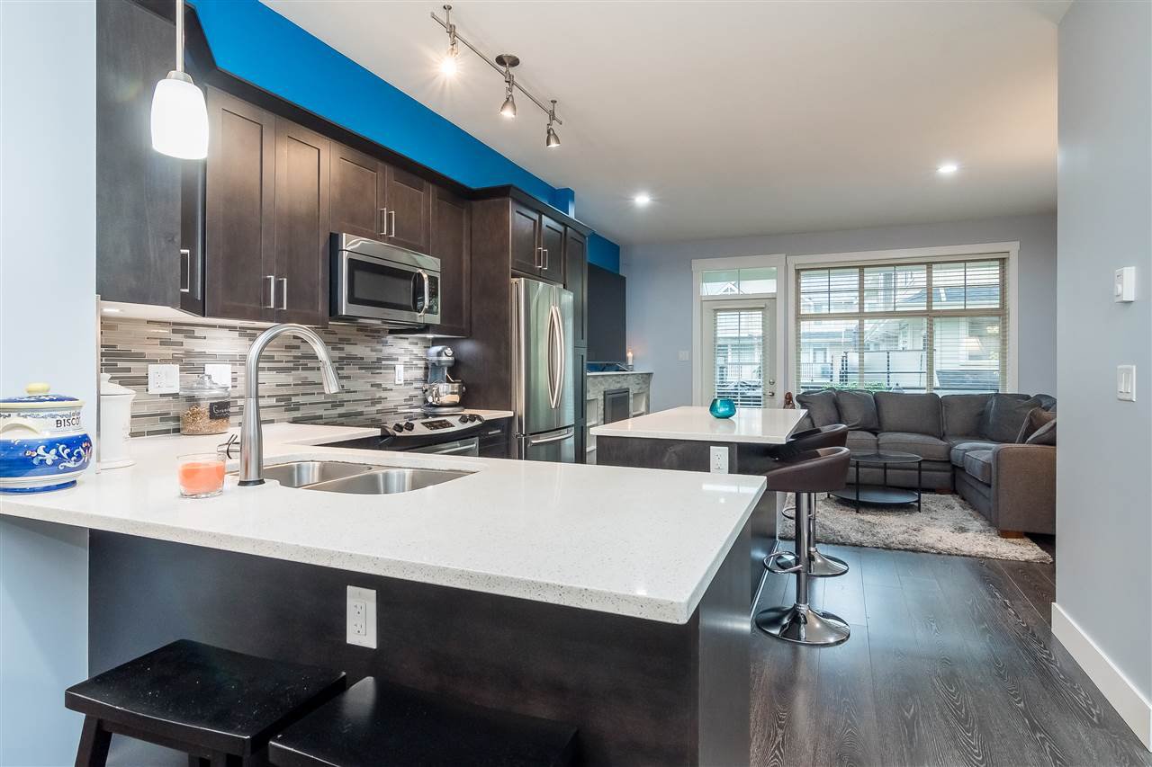 Main Photo: 37 19525 73 AVENUE in Surrey: Clayton Townhouse for sale (Cloverdale) : MLS®# R2440740