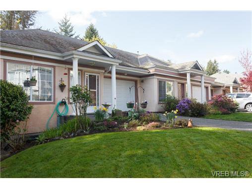 Main Photo: 4 14 Erskine Lane in VICTORIA: VR Hospital Row/Townhouse for sale (View Royal) : MLS®# 697785