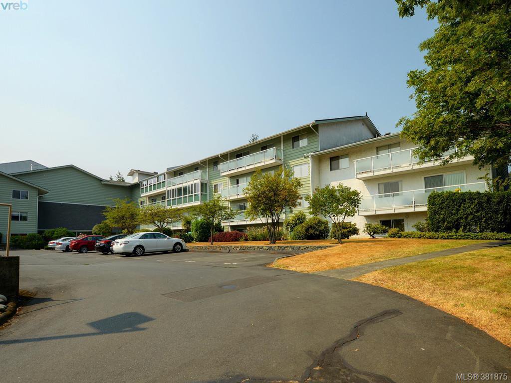 Main Photo: 402 1490 Garnet Rd in VICTORIA: SE Cedar Hill Condo for sale (Saanich East) : MLS®# 767199