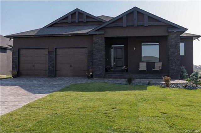 Main Photo: 5 Frank Street: Oakbank Residential for sale (R04) : MLS®# 1723394