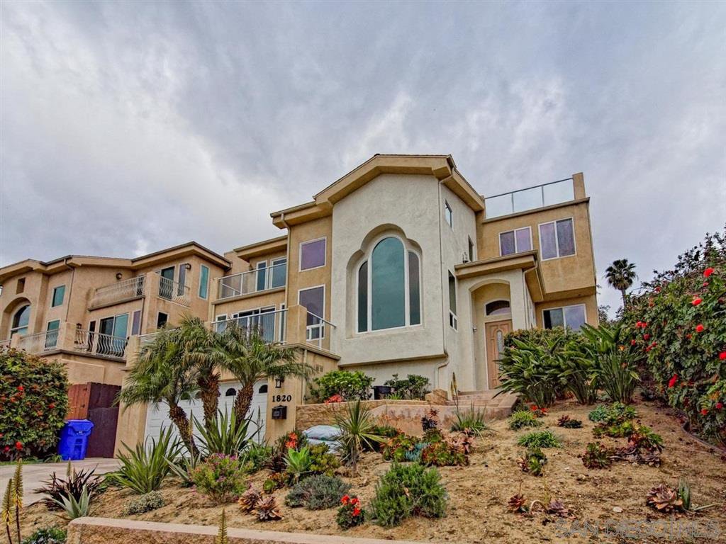 Main Photo: PACIFIC BEACH House for rent : 4 bedrooms : 1820 Malden Street