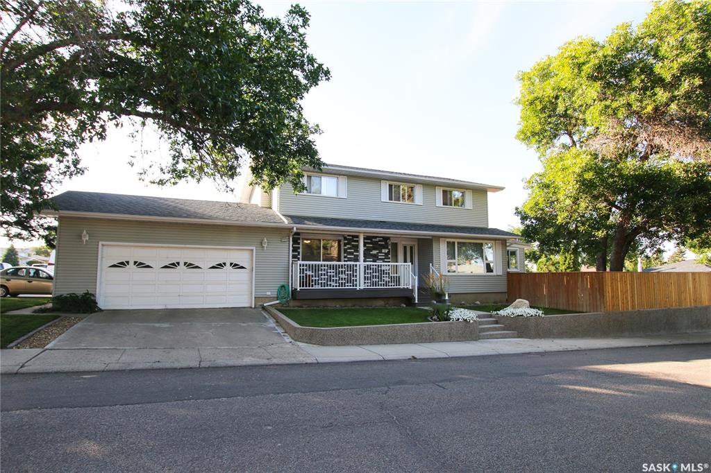 Main Photo: 11 Conlin Drive in Swift Current: South West SC Residential for sale : MLS®# SK765972
