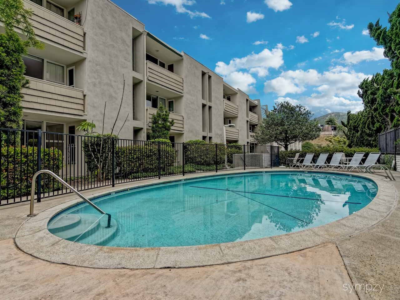 Main Photo: LA JOLLA Condo for rent : 1 bedrooms : 2510 TORREY PINES RD #312