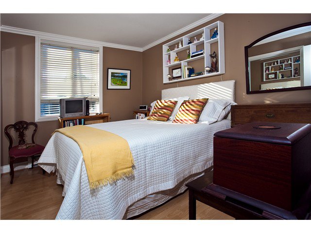 Main Photo: 404 2036 York Avenue in Vancouver: Kitsilano Condo for sale (Vancouver West) : MLS®# v977132