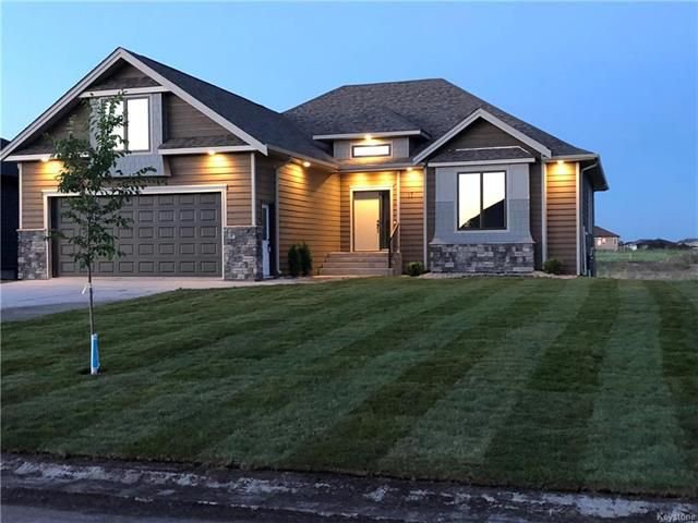 Main Photo: 17 FRANK Street in Oakbank: RM of Springfield Residential for sale (R04) : MLS®# 1804292