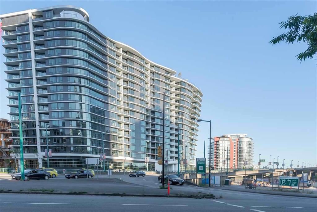 Main Photo: 2051 38 Smithe in Vancouver: Condo : MLS®# R2222699
