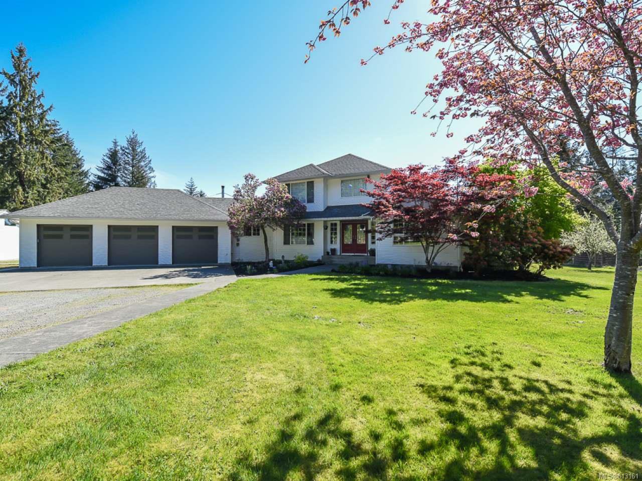 Main Photo: 2096 May Rd in COMOX: CV Comox Peninsula House for sale (Comox Valley) : MLS®# 813161