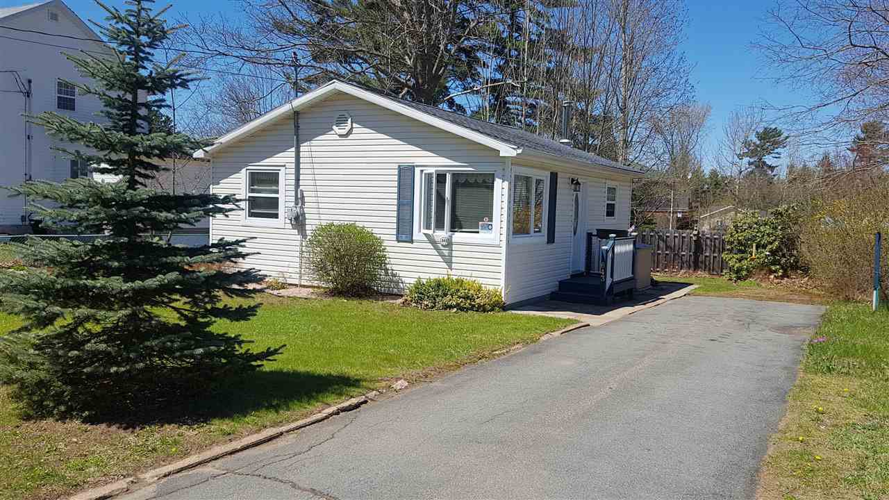 Main Photo: 643 ALDRED Drive in Greenwood: 404-Kings County Residential for sale (Annapolis Valley) : MLS®# 201909919