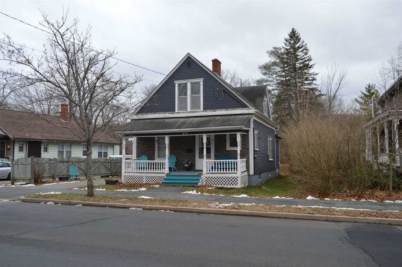 Main Photo: 658 WEST MAIN Street in Kentville: 404-Kings County Residential for sale (Annapolis Valley) : MLS®# 201927084
