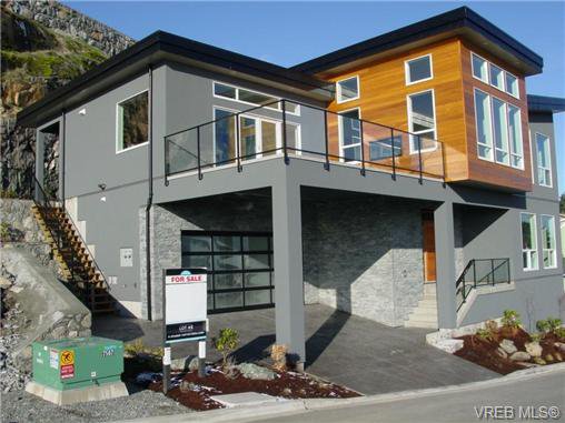 Main Photo: 3465 Fulton Rd in VICTORIA: Co Triangle House for sale (Colwood) : MLS®# 692509