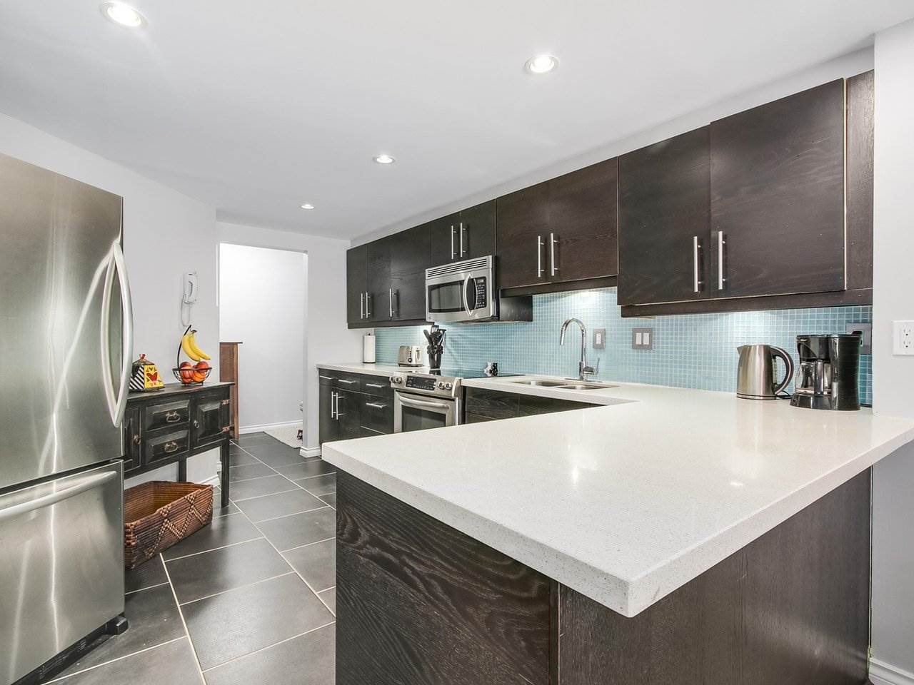 Main Photo: 206 1235 QUAYSIDE DRIVE in New Westminster: Quay Condo for sale : MLS®# R2204343