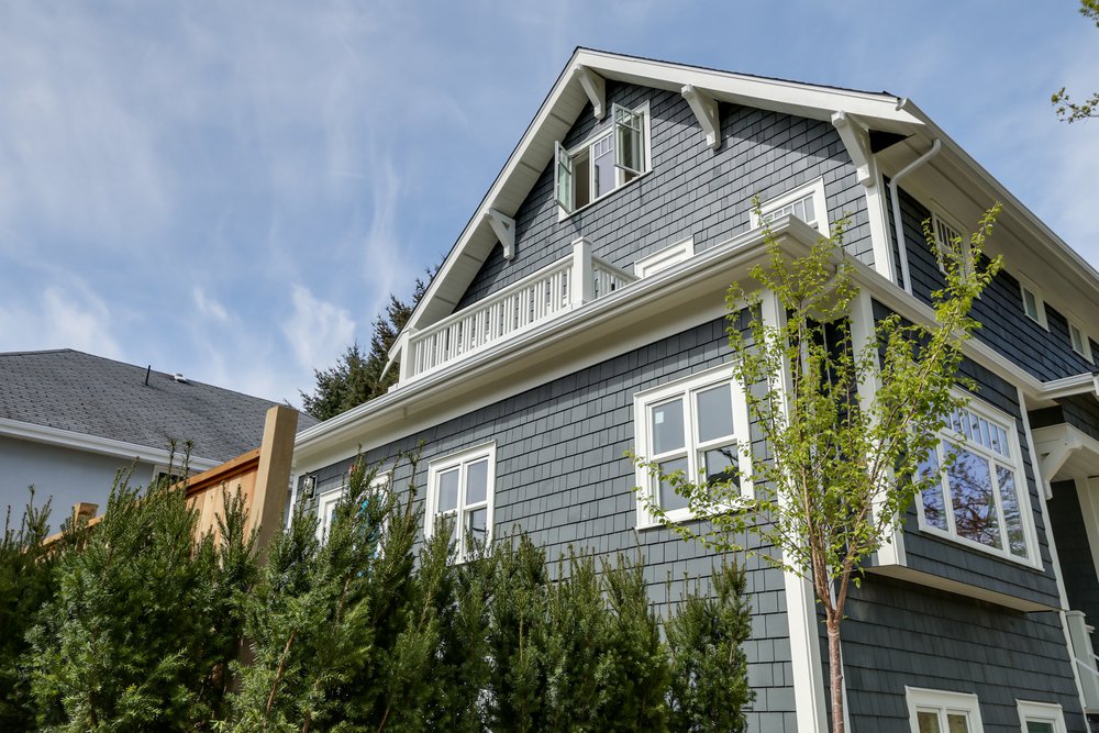 Main Photo: in The Columbia: Home for sale