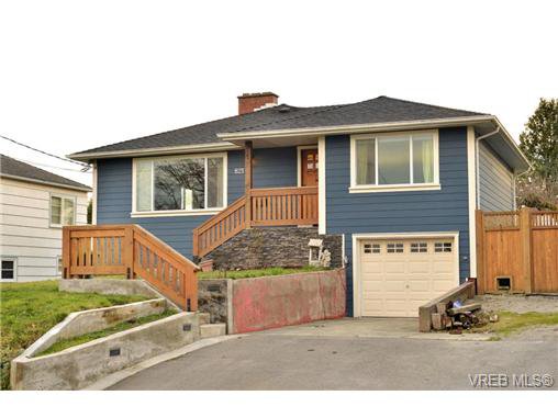 Main Photo: 821 Tulip Ave in VICTORIA: SW Marigold House for sale (Saanich West) : MLS®# 721237
