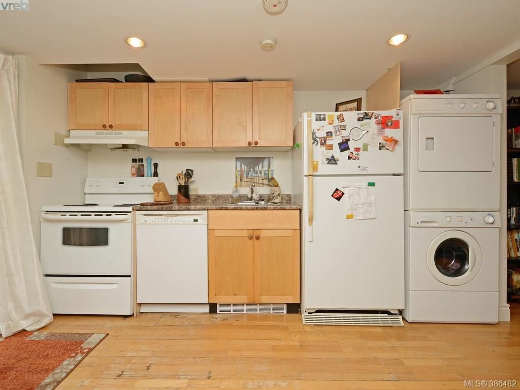 Main Photo: 450 Stannard Avenue in VICTORIA: Vi Fairfield West Residential for sale (Victoria) : MLS®# 386482