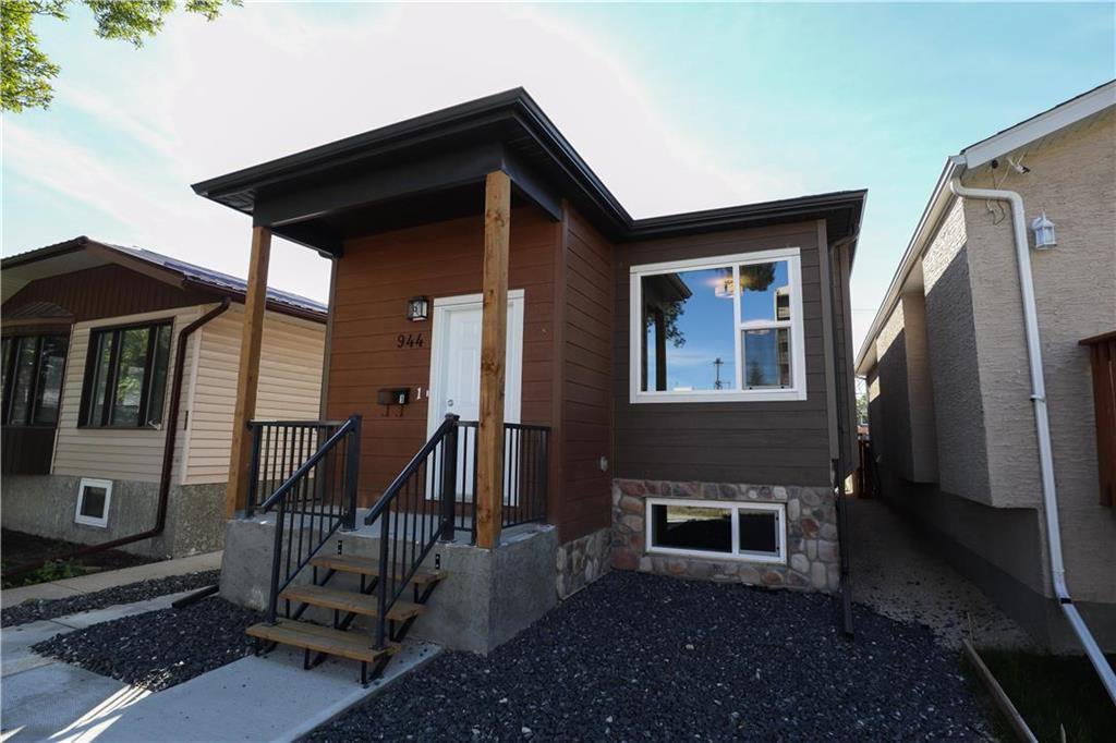 Main Photo: 944 Weatherdon Avenue in Winnipeg: Crescentwood Residential for sale (1Bw) : MLS®# 202022490