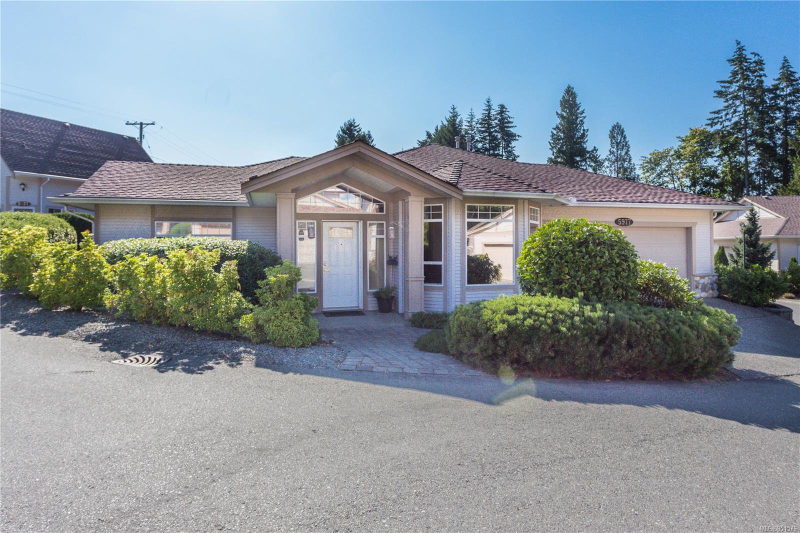 WELCOME TO 5977 BLAIRMORE ESTATES