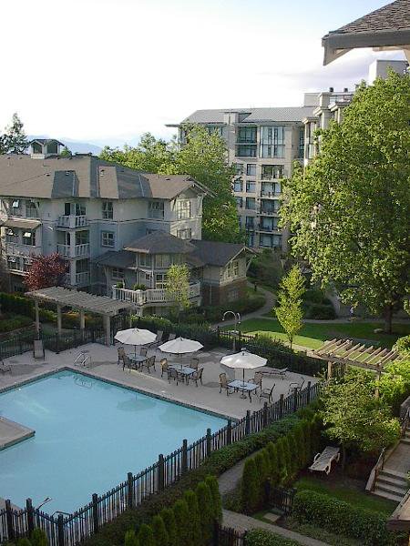Main Photo: SPACIOUS 1BR+DEN PENTHOUSE!