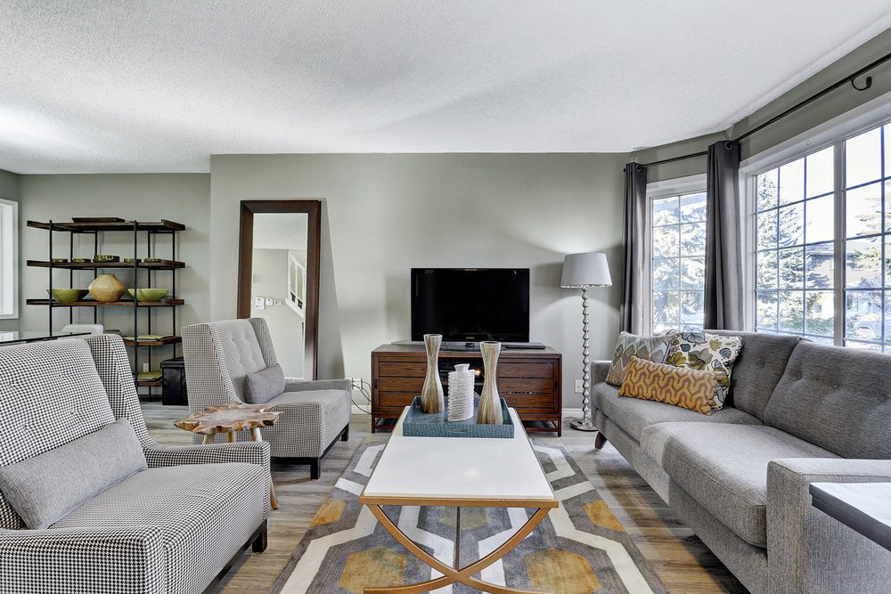 Main Photo: 2627 6 Ave NW in Calgary: House for sale : MLS®# C4037498