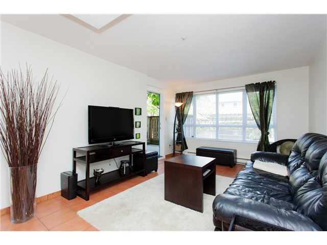 Main Photo: 104 3480 YARDLEY AVENUE in : Collingwood VE Condo for sale : MLS®# V1099525
