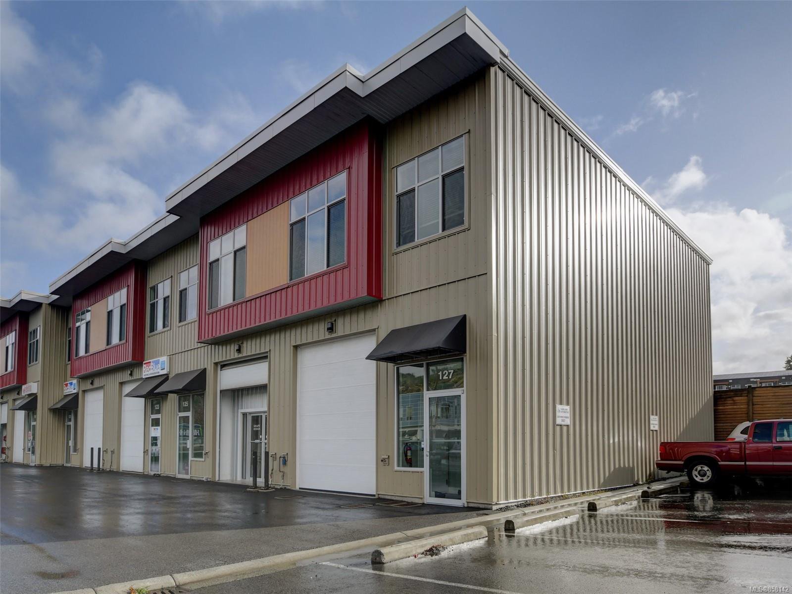 Main Photo: 127 2785 Leigh Rd in : La Langford Lake Row/Townhouse for sale (Langford) : MLS®# 858142