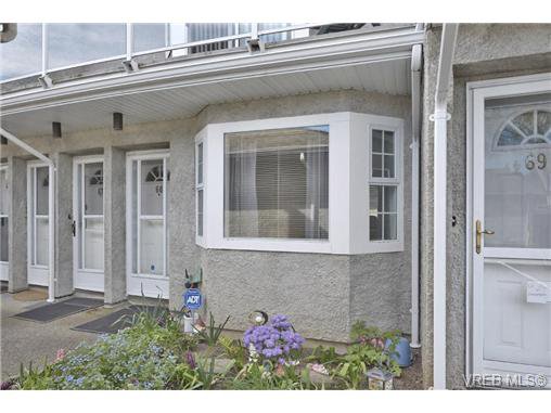 Main Photo: 66 2600 Ferguson Rd in SAANICHTON: CS Turgoose Row/Townhouse for sale (Central Saanich) : MLS®# 726091