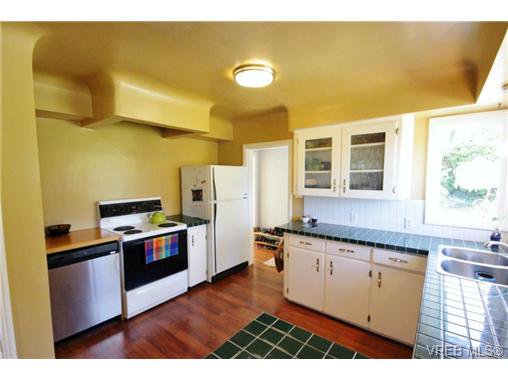 1095 San Marino Cres In Victoria Se Quadra House For Sale Saanich East Mls 711614