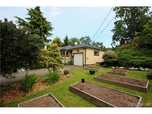 1095 San Marino Cres In Victoria Se Quadra House For Sale Saanich East Mls 711614