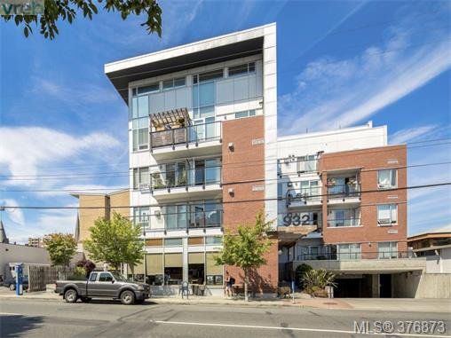 Main Photo: 304 932 Johnson St in VICTORIA: Vi Downtown Condo Apartment for sale (Victoria) : MLS®# 756590