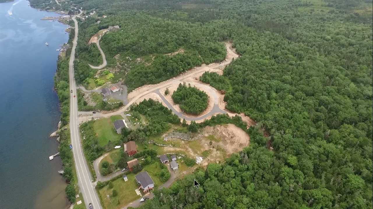 Main Photo: Lot 9 Terence Bay Road in Terence Bay: 40-Timberlea, Prospect, St. Margaret`S Bay Vacant Land for sale (Halifax-Dartmouth) : MLS®# 202025697