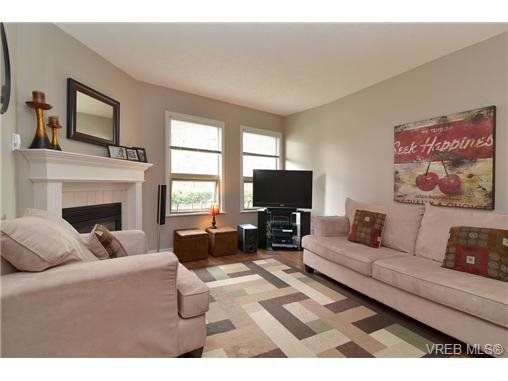 Main Photo: 3 930 North Park Street in VICTORIA: Vi Central Park Townhouse for sale (Victoria) : MLS®# 336708