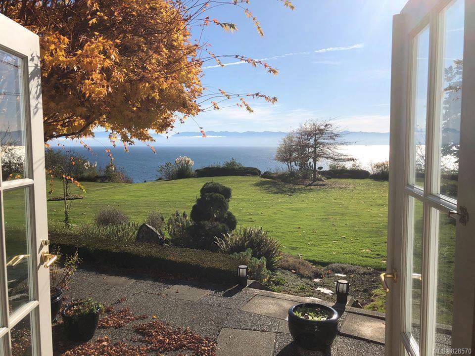 Main Photo: 9261 Invermuir Rd in Sooke: Sk Sheringham Pnt House for sale : MLS®# 828570