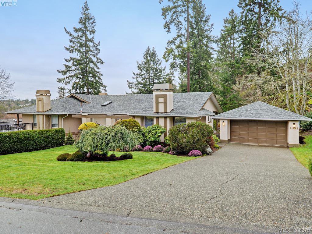 Main Photo: 4352 Parkwood Terr in VICTORIA: SE Broadmead Half Duplex for sale (Saanich East) : MLS®# 780519