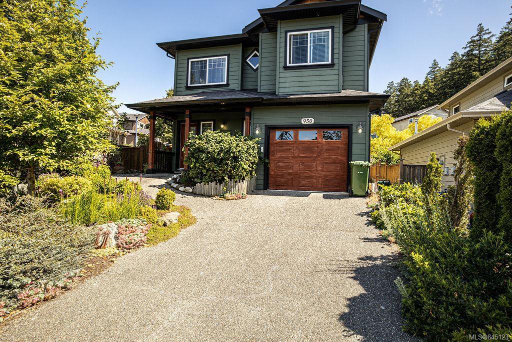 Main Photo: 950 Thrush Pl in Langford: La Happy Valley Single Family Detached for sale : MLS®# 845123